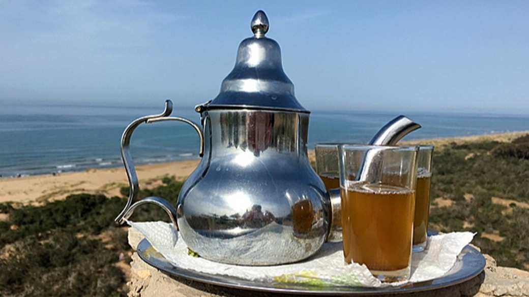 Tee mit Minze an der Atlantikkueste, Foto: Muriel Brunswig