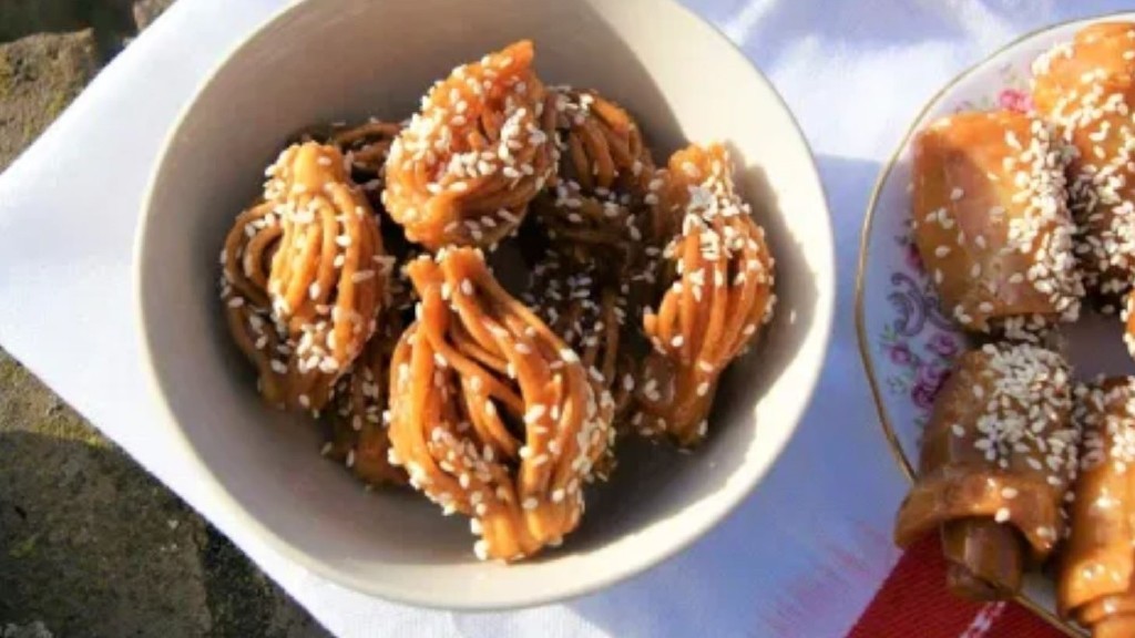 Marokkanisches Ramadan-Gebäck (Buschnikha und Schebbakia)