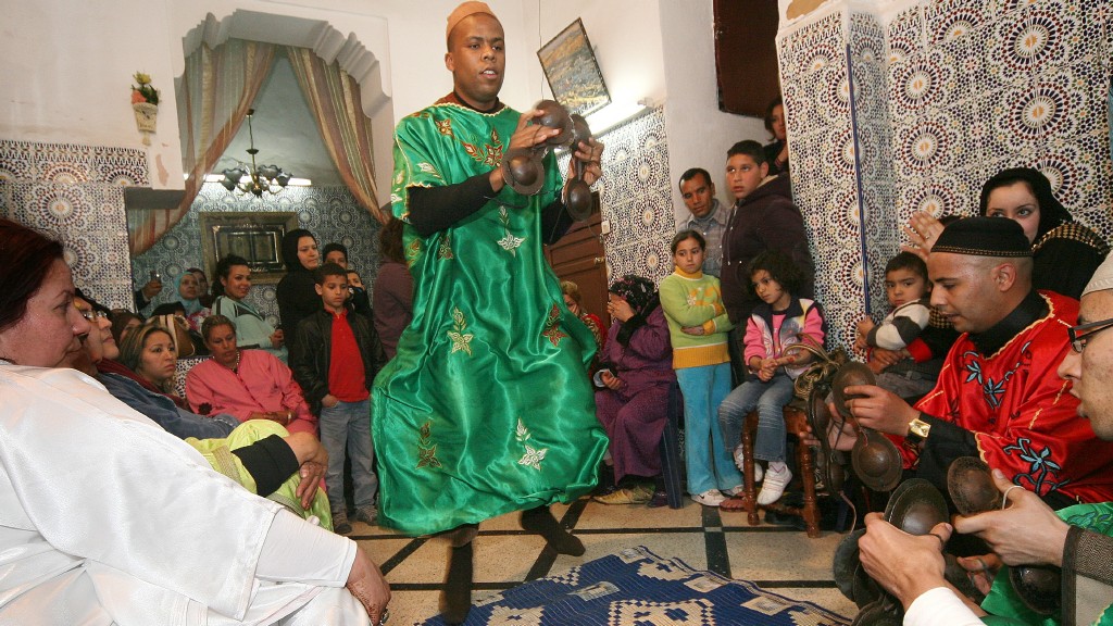Der Ziegenbock und das Basilikum: Feier mit Gnaoua-Musik und -Tanz, Foto: Eberhard Hahne