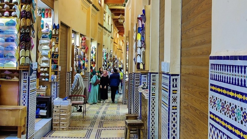 Al Qissariya, die verwinkelte Einkaufgalerie in der Medina von Fes