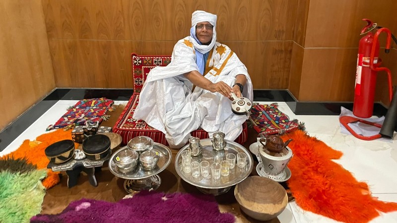 Mustapha Laghtiri in Dakhla bei einer Teeszeremonie Mustapha Laghtiri in Dakhla bei einer Teeszeremonie