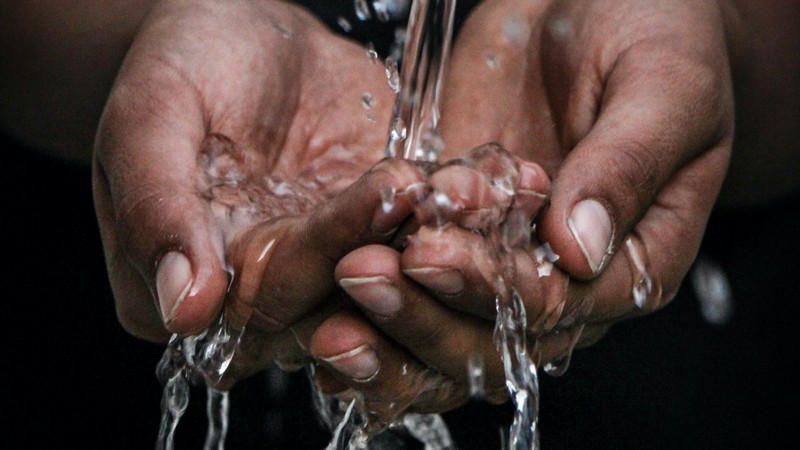 Herstellung von Trinkwasser aus der Luft, Foto: MRJN Photography auf unsplash.com