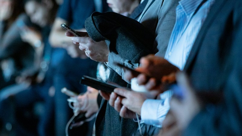 Wenn das Virtuelle das Reale ersetzt, Foto: Camilo Jimenez auf unsplash.com