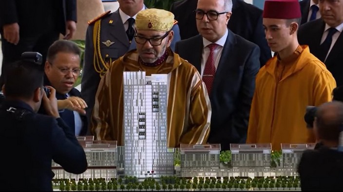 Mohammed VI weiht Universitätskliniken, begleitet vom Kronprinzen Mly el Hassan