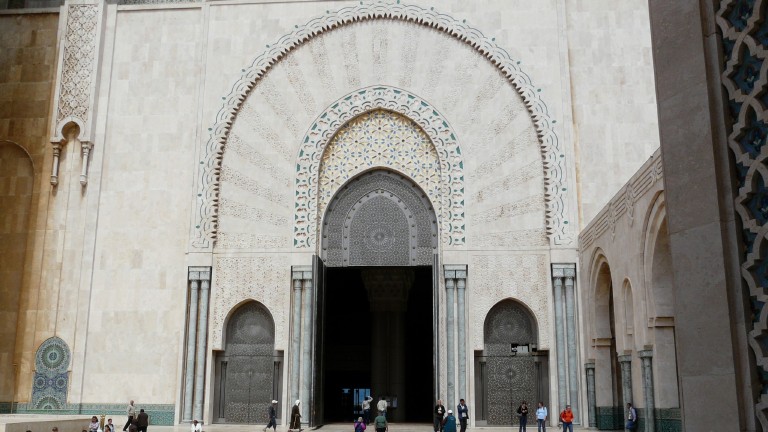 Der Islam, die Moderne und der Westen, Moschee Hassan II Eingangstor